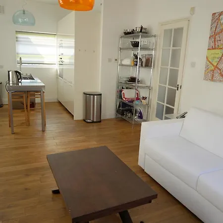 Landor Road London Apartment